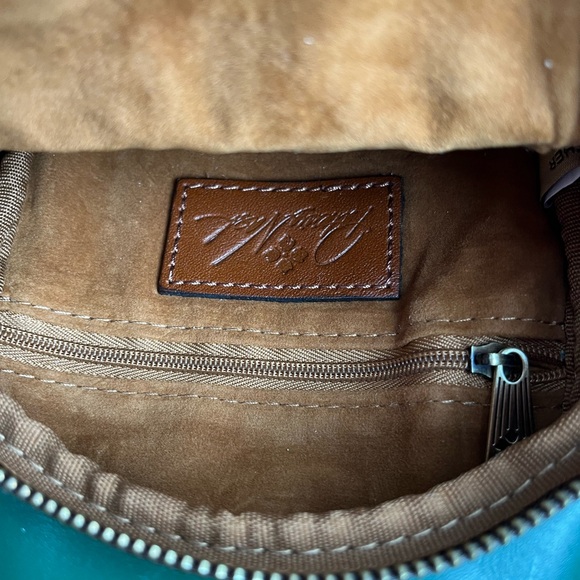 Patricia Nash Marisol tooled leather sling bag NWT - Picture 8 of 11